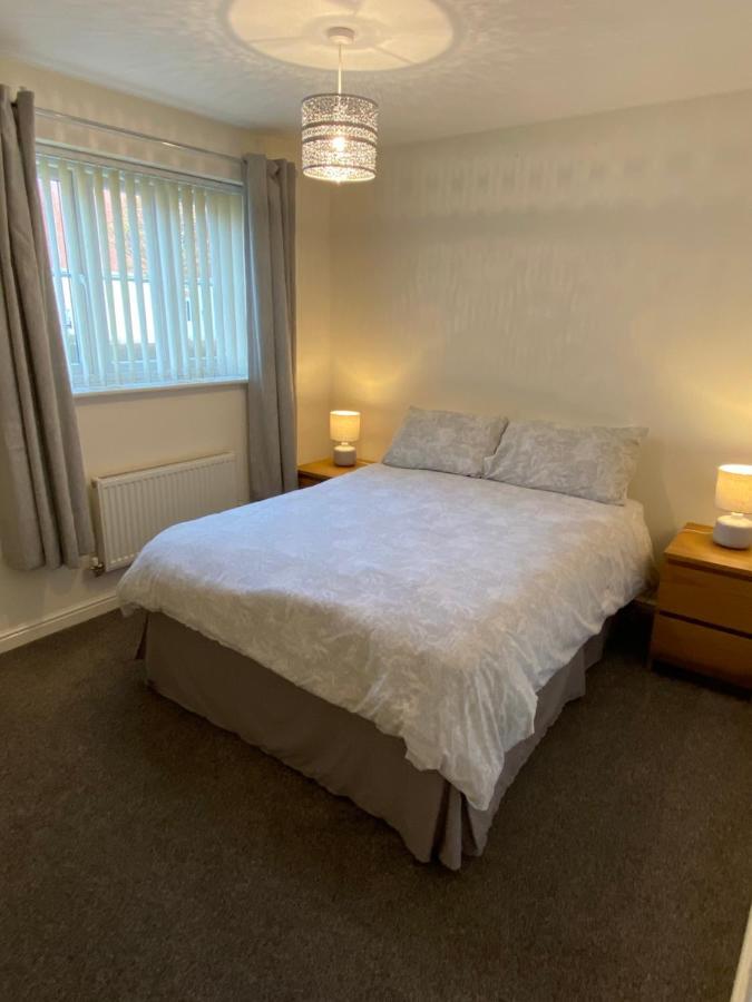 At Home In The City Serviced Apartments Newport Exterior photo